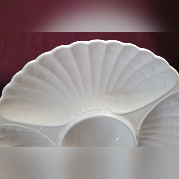 Vintage Farmhouse white ceramic Shell Design Serving Platter - Picture 3 of 16